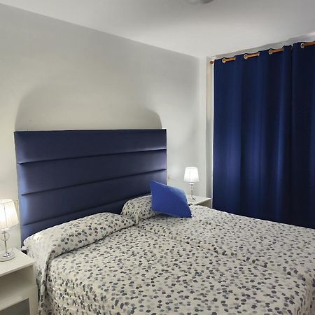 Comodoro Magnifico Apartamento En La Playa Los Cristianos  Εξωτερικό φωτογραφία